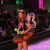 2011 Victoria's Secret Fashion Show - Runway | Picture 121412